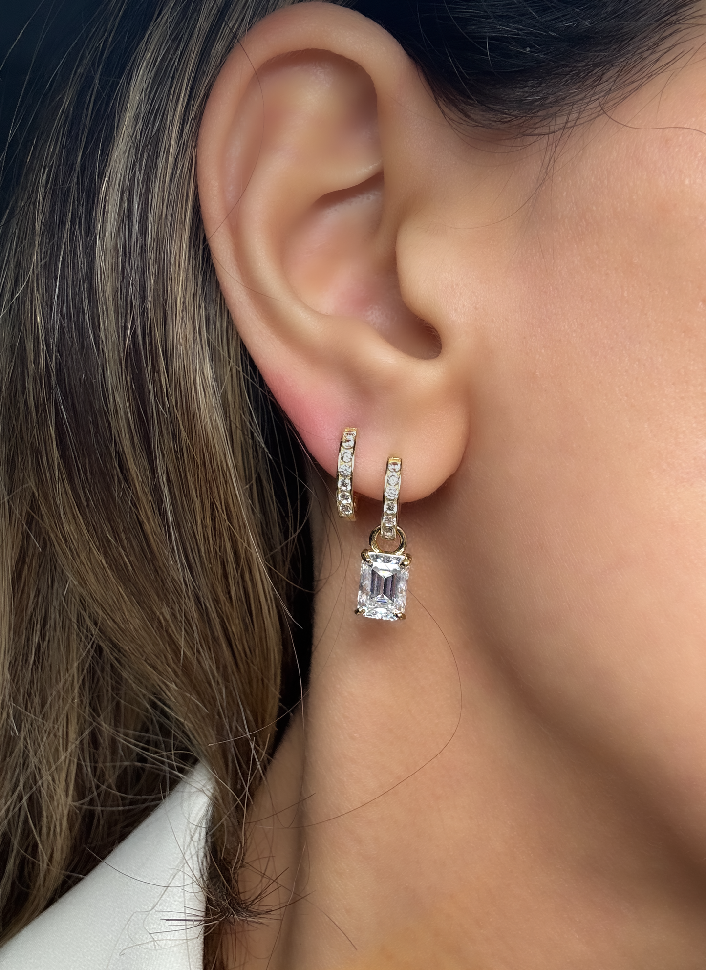 14k Solid Gold Diamond Hoop Earring: Huggie Hoop