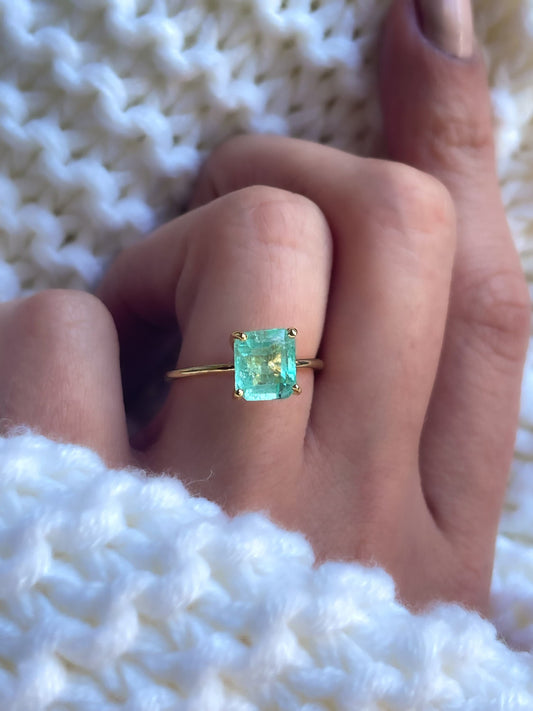 Natural Colombian Light Green Emerald Solitaire Ring Solid 14k Gold