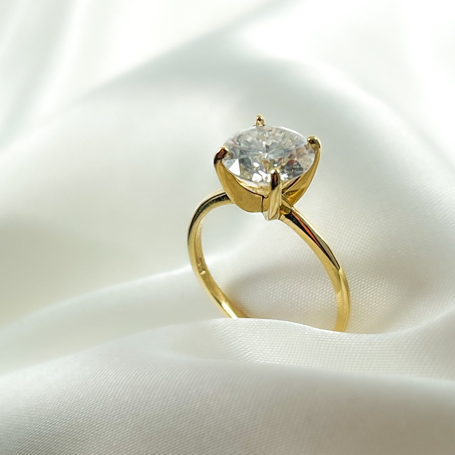 1Ct Round Diamond Solitaire Classic Engagement Ring in Solid 14k Gold