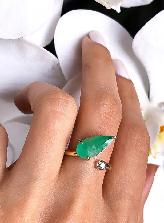 14k Solid Gold 2-Stone Ring, Natural Pear Shaped Emerald With Round Diamond Ring