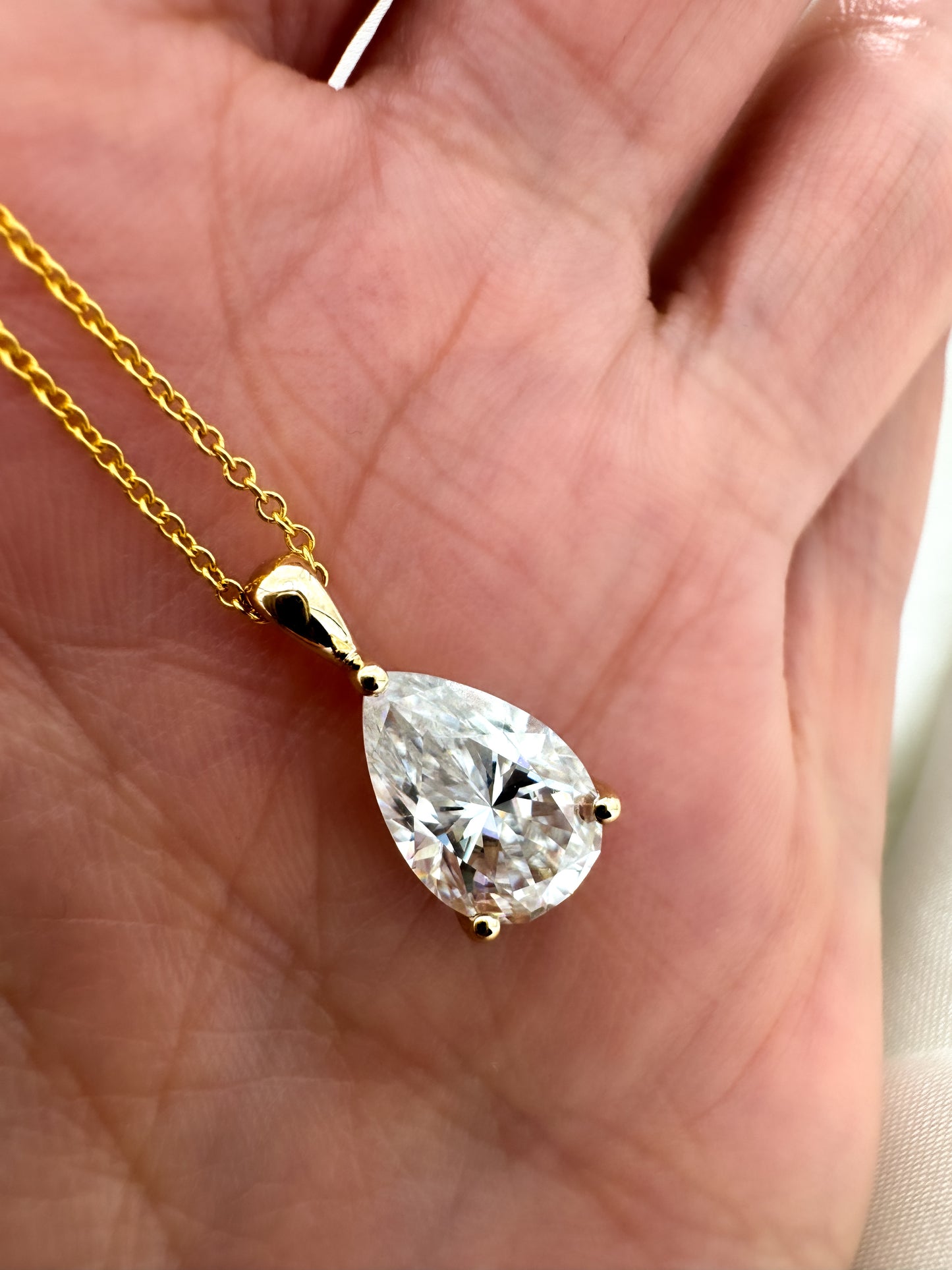 14k Gold Pear-Cut Solitaire Pendant Necklace | IGI-Certified Lab Diamond