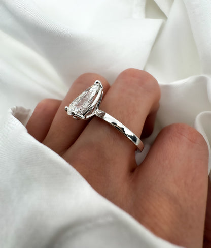 Pear Cut Diamond Ring – Solitaire 14K Gold- IGI Certified