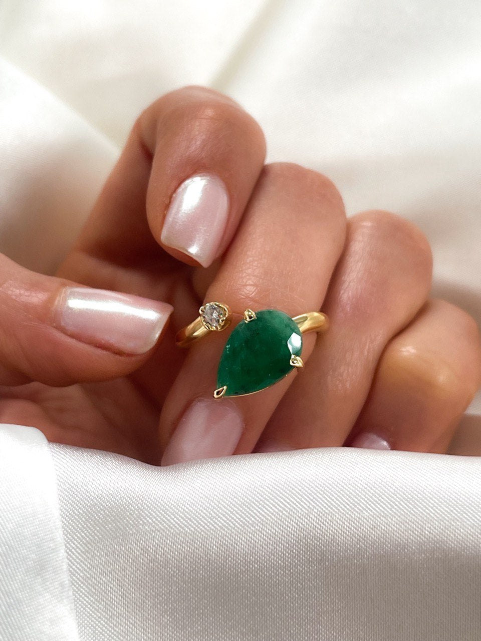 14k Solid Gold 2-Stone Ring, Natural Pear Shaped Emerald With Round Diamond Ring