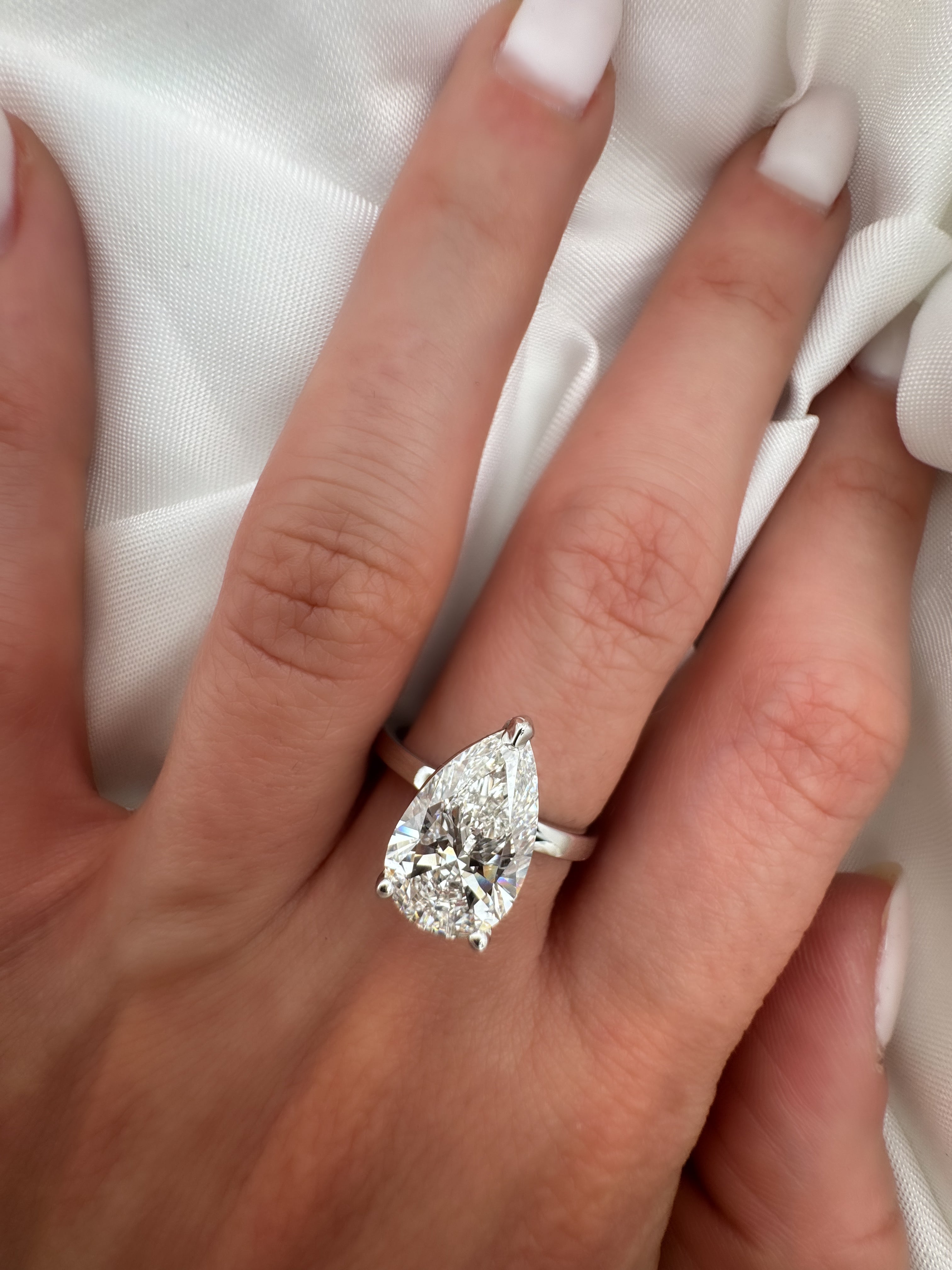 Pear Cut Diamond Ring – Solitaire 14K Gold- IGI Certified