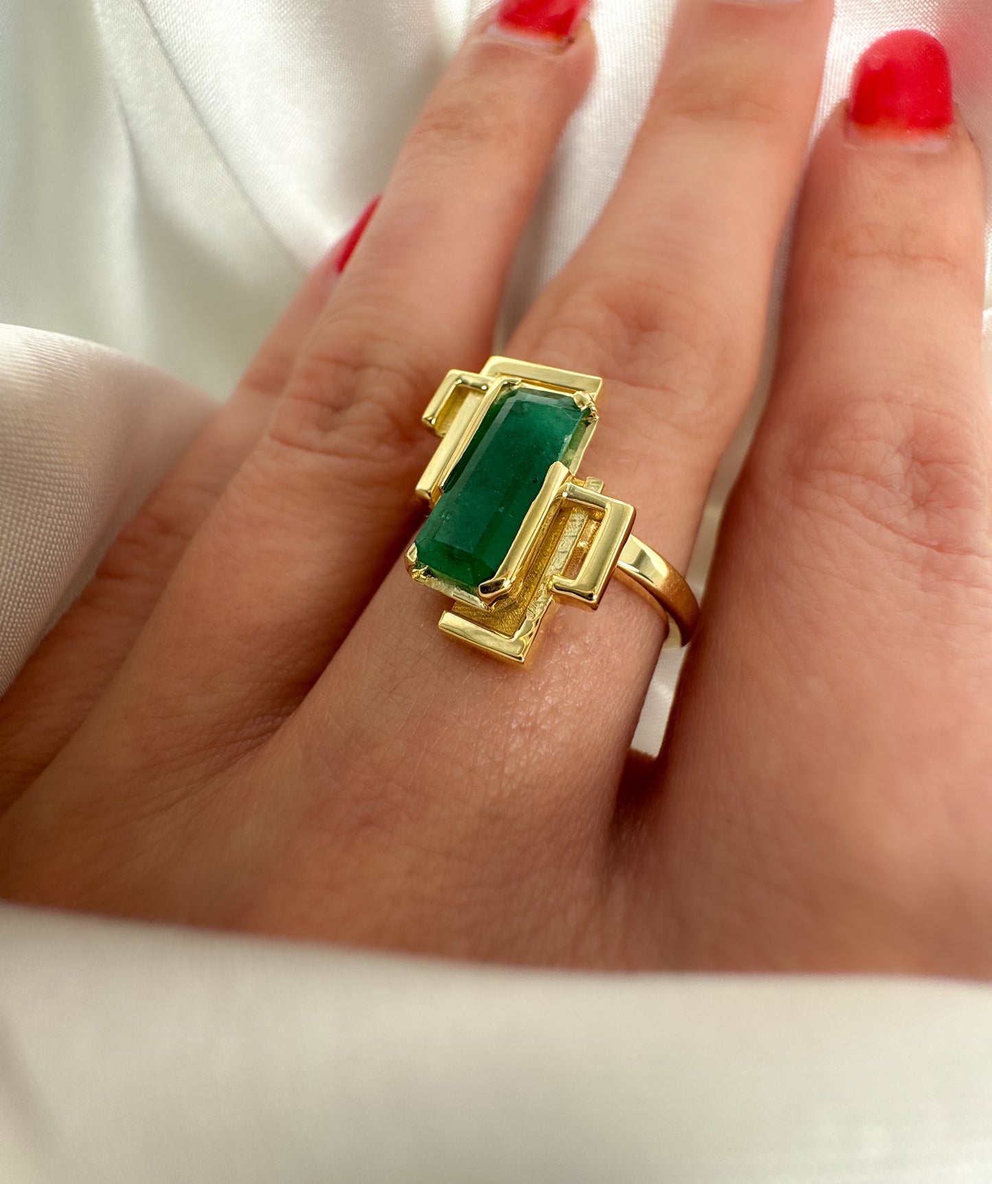 14k Solid Gold Natural Emerald Ring– Modern Geometric Design