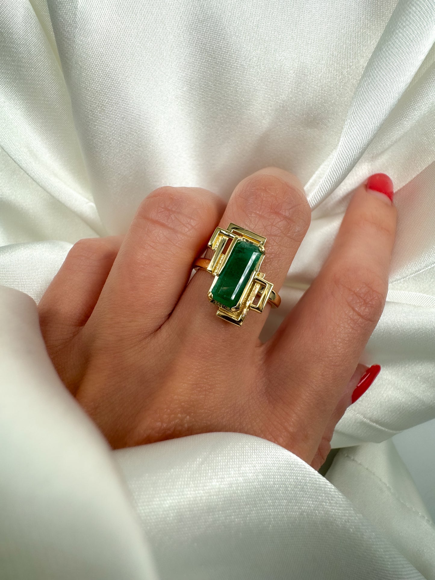 14k Solid Gold Natural Emerald Ring– Modern Geometric Design