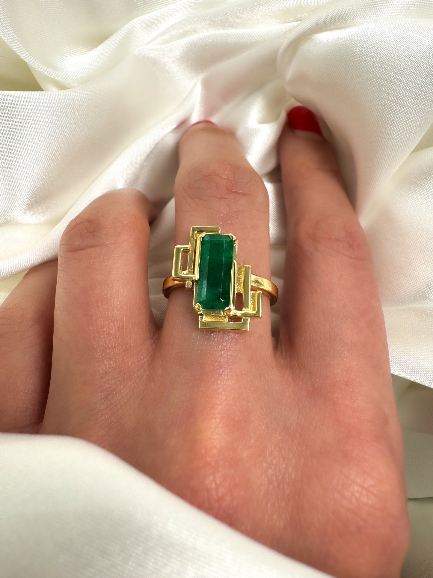 14k Solid Gold Natural Emerald Ring– Modern Geometric Design