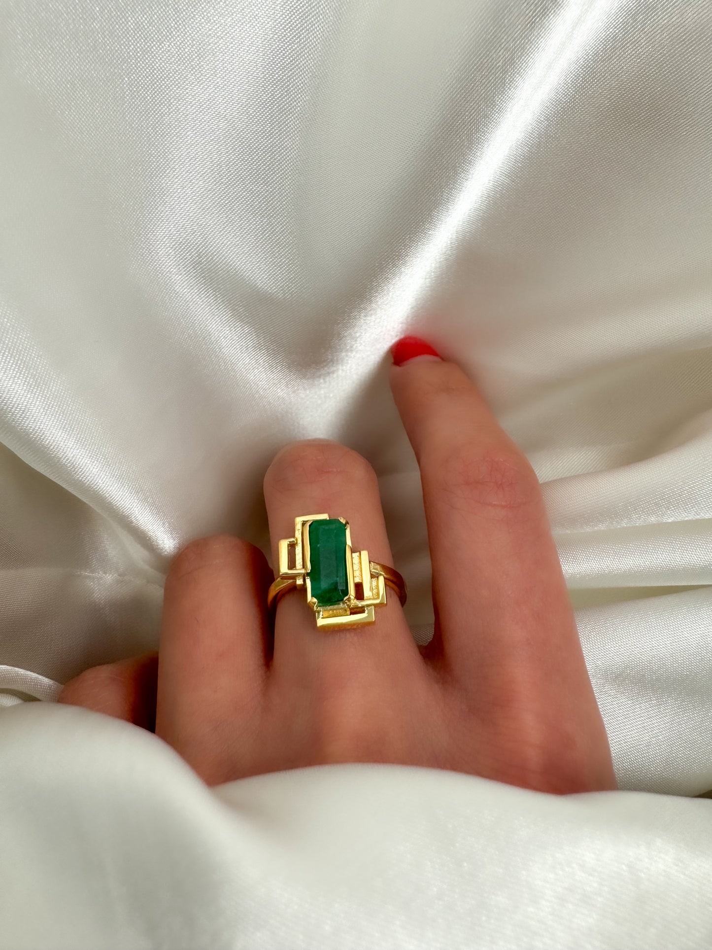 14k Solid Gold Natural Emerald Ring– Modern Geometric Design