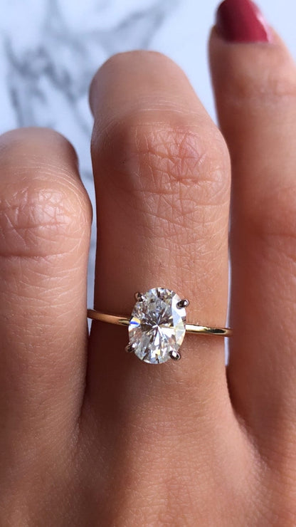 1.5ct Oval-Cut Diamond Solitaire Engagement Ring in 14k Solid Gold