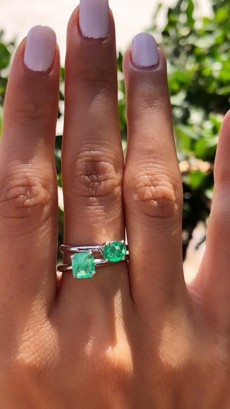 Natural Colombian Emerald Solitaire Ring In Solid Gold