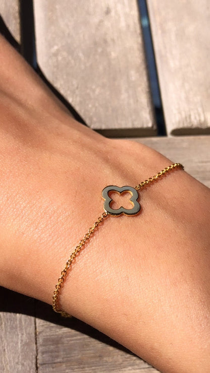 Soli Gold Flower Shape Bracelet