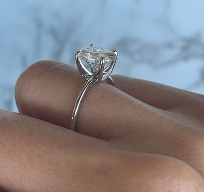 2Ct Oval Cut Diamond Solitaire Engagement Ring in 14k Solid Gold