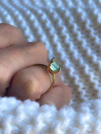 Natural Colombian Light Green Emerald Solitaire Ring Solid 14k Gold