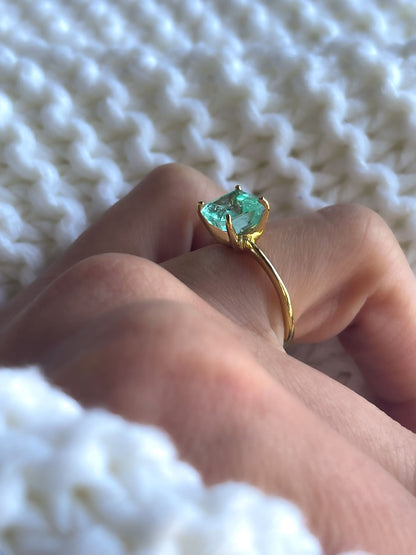 Natural Colombian Light Green Emerald Solitaire Ring Solid 14k Gold