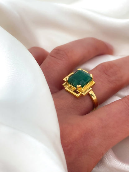 14k Gold Natural Emerald Ring – Modern Design