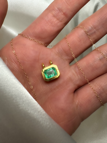 14k Gold Natural Colombian Emerald-Cut Emerald Bezel Setting Pendant Necklace